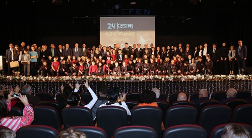 24 Kasım Öğretmenler Günü Münasebetiyle Bilfen Esenşehir Eğitim Kurumları'nda Kutlama Programı Düzenlendi
